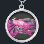 ELEGANTER PEACOCK IN PINK, FUCHSIA UND SCHWARZ VERSILBERTE KETTE<br><div class="desc">Farbiges und elegantes Design mit leuchtenden 3D-Edelsteinen Digitales Grafikdesign von Bulgan Lumini . Teil aus der neuen Kollektion ARCADIA .</div>