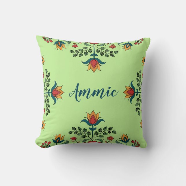 Eleganter Pistachio Green Floral Individuelle Name Kissen (Vorderseite)
