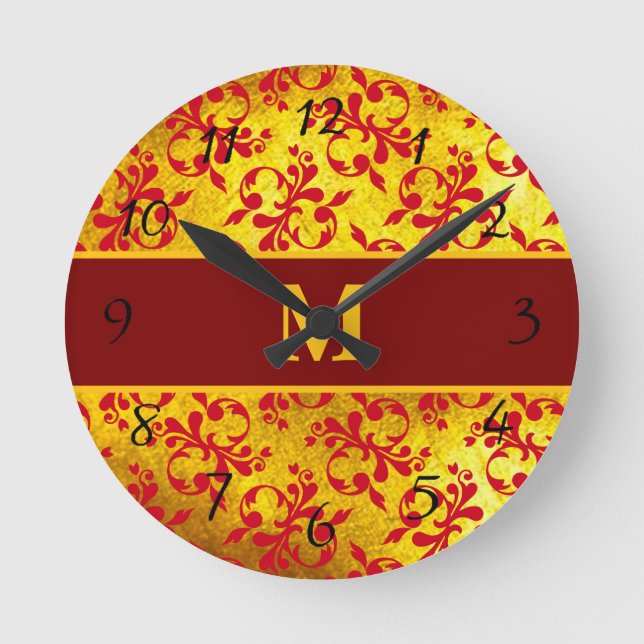 Eleganter Red Damask und Gold Texture Clock Runde Wanduhr (Vorderseite)