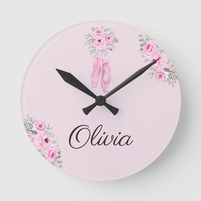 Eleganter rosa Floral Ballerina Personalisierter N Runde Wanduhr (Vorderseite)