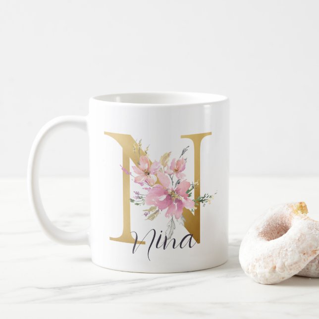 Eleganter rosafarbener Goldmonogramm Buchstabe N Kaffeetasse (Mit Donut)