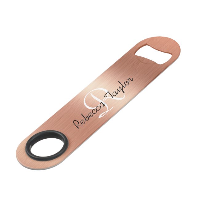 Eleganter Rose Gold Monogram Custom Bottle Opener  Speed Flaschenöffner (Vorderseite Schrägansicht)