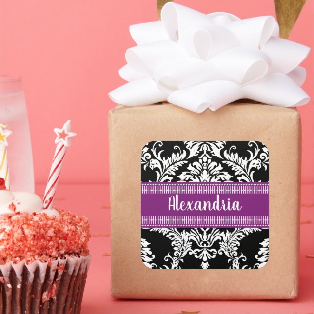 Eleganter Schwarz-Weiß-Damast mit Lila Akzenten Quadratischer Aufkleber (Party)
