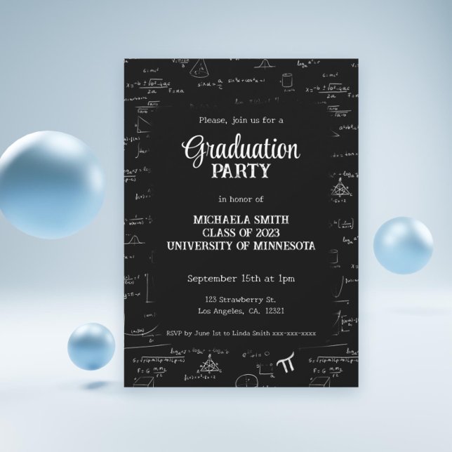 Eleganter Schwarz-weißer Handschrift-Mathematik-Ab Einladung (Elegant Black White Hand-Lettering Math Graduation Invitation by Kinda Cute by Patricia Alvarez)