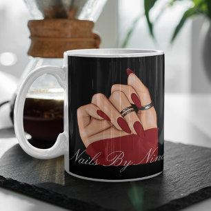 Eleganter schwarzer Rottypografie-Nail Salon Tasse
