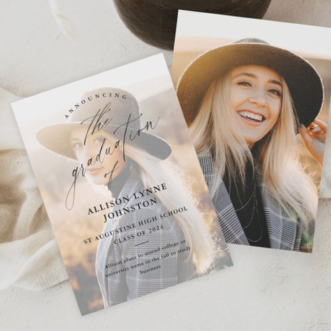 Eleganter Script 2 Foto Abschluss Ankündigung (Elegant script 2 photo graduation announcement.)
