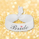 Eleganter Script Bride Wedding Junggeselinnen-Absc Haargummi<br><div class="desc">Schönes,  elegantes Schwarz-Weiß-Typografie-Skript,  rotes Herz,  stilvolles,  cooles,  modisches Haaraccessoire - glatte weiche elastische Haare / Pferdeschwanz-Halter,  für die Braut für Brautparty,  Junggeselinnen-Abschied,  Hochzeit.</div>