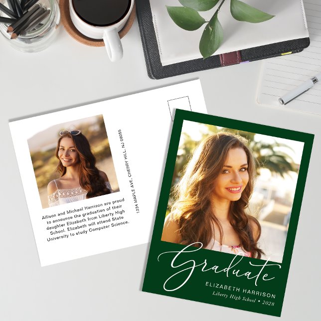 Eleganter Script Foto Green Abschluss Ankündigungspostkarte (Von Creator hochgeladen)