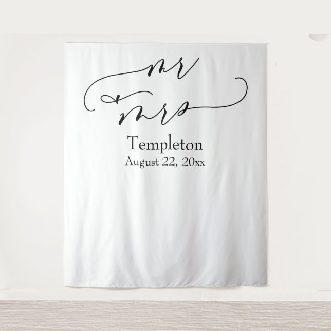 Eleganter Script Mr & Mrs Simple Foto Hintergrund Wandteppich (Vorderseite)