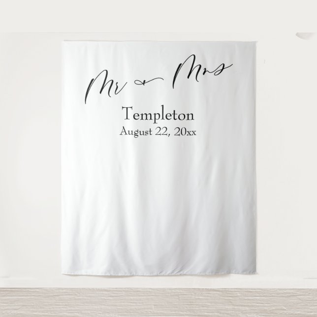 Eleganter Script Mr & Mrs Simple Foto Hintergrund Wandteppich (Vorderseite)