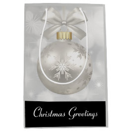 Eleganter Silver Christmas Ball auf Bokeh Lights Mittlere Geschenktüte
