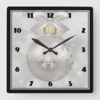 Eleganter Silver Christmas Ball auf Bokeh Lights