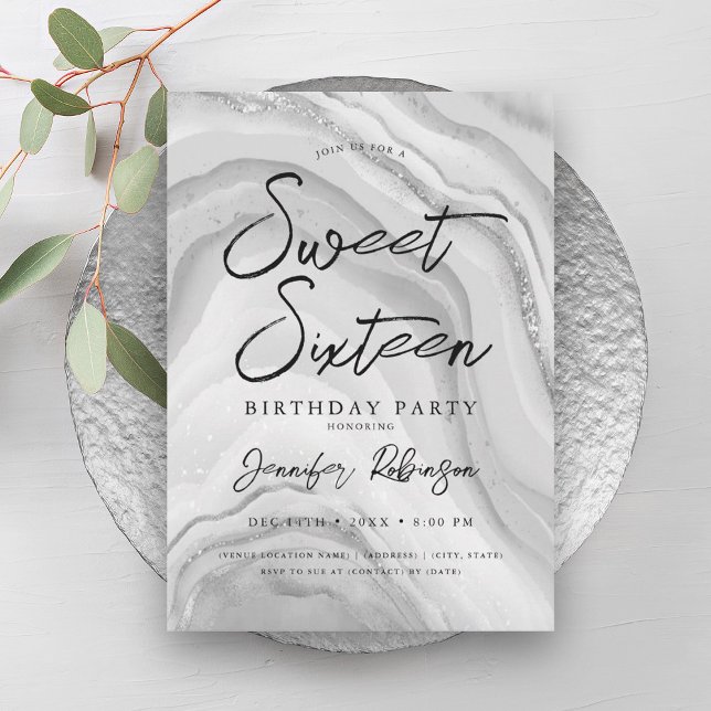 Eleganter Silver Glitzer Chic Marmorglasur Sweet 1 Einladung (Elegant Silver Glitter Chic Marble Glam Sweet 16 Invitation)