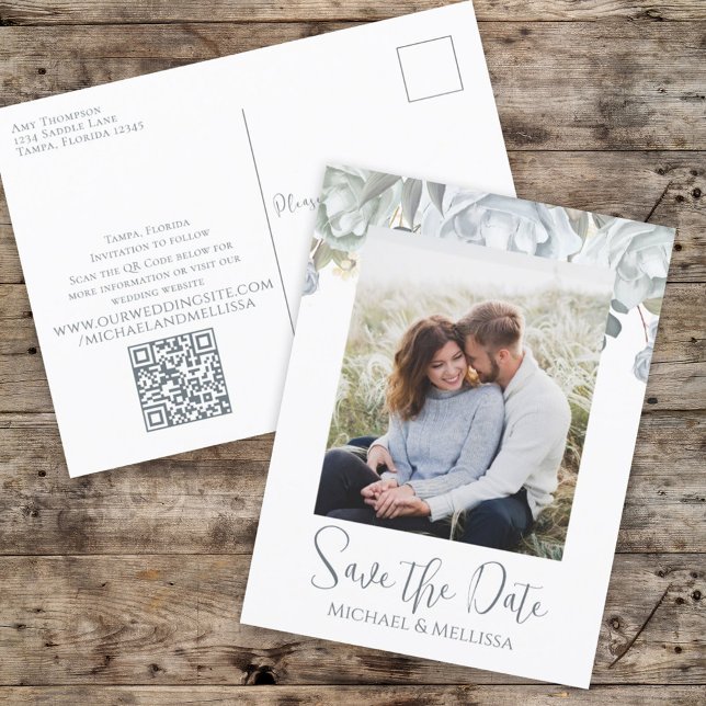 Eleganter Simple Dusty Blue Floral Wedding QR Code Postkarte (Von Creator hochgeladen)
