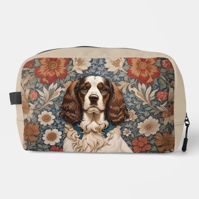 Eleganter Spaniel auf floralem Hintergrund Waschbeutel (Vorderseite)