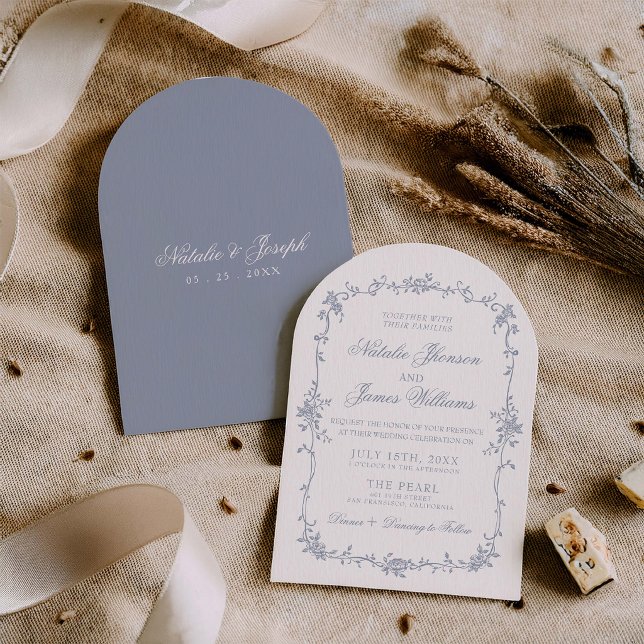 Eleganter Staubblauer Blumen-Boho-Chic-Bogen zur H Einladung (Von Creator hochgeladen)