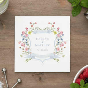 Eleganter staubblauer Pastell-Wildblumen-Wappen-Ho Serviette