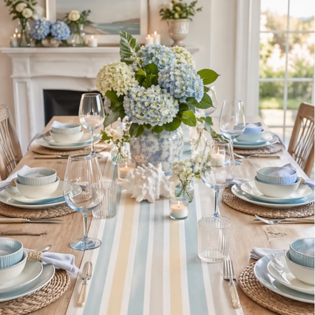 Eleganter Tischläufer mit Streifen (Elevate your table with this coastal Hamptons stripe runner—perfect for elegant dinner parties)