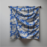 Eleganter Vintager, dunkelblauer Platz Schal<br><div class="desc">Vintages Retro dunkelblaues Toile de jouy Scarf. Genießen Sie den Schrank mit der zeitlosen Eleganz von toile de jouy Vintagen Designs, inspiriert durch die exquisiten Muster französischer Landschaftsbilder. Diese ausgeklügelten Toile-Drucke sind im Augenblick ein Alltagswut, schöne Designs, die natürliche Schönheit und Charme bringen. Dieser modische Schal verbindet traditionellen und zeitgenössischen...</div>