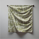 Eleganter Vintager Olivenbaum Schal<br><div class="desc">Vintages Retro Olivgrün Toile de jouy Scarf. Genießen Sie den Schrank mit der zeitlosen Eleganz von toile de jouy Vintagen Designs, inspiriert durch die exquisiten Muster französischer Landschaftsbilder. Diese ausgeklügelten Toile-Drucke sind im Augenblick ein Alltagswut, schöne Designs, die natürliche Schönheit und Charme bringen. Dieser modische Schal verbindet traditionellen und zeitgenössischen...</div>