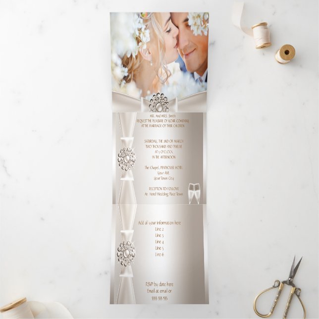 Eleganter Wedding Damask Cream White Champagne 3 Dreifach Gefaltete Einladung (Innenseite)