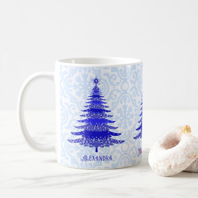 Eleganter Weihnachtsbaum Blaue Personalisierte Sch Kaffeetasse (Mit Donut)