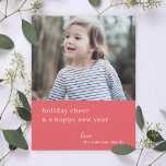 Eleganter Weihnachtsmann | Himbeerrotes Foto Feiertagskarte<br><div class="desc">Einfache, stilvolle, elegante, flache Urlaubsfotokarte mit moderner minimaler Typografie zitieren "Feiertagsjubiläum und ein glückliches neues Jahr" in Weiß auf einem roten, roten roten roten roten Hintergrund. Name, Jahr und Gruß lassen sich leicht für eine persönliche Touch anpassen. Eine raffinierte, minimalistische und zeitgenössische Weihnachtskarte, um sich von der Menge dieser Feriensaison...</div>
