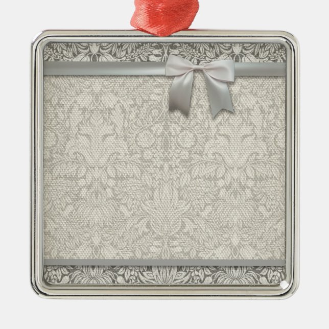 eleganter weißer Damast-Spitzenbrokat Silbernes Ornament (Vorne)