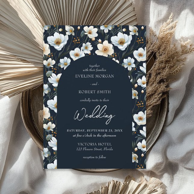 Eleganter, weißer, wilder Blume, Wiesenblau Einladung (Elegant white wild flowers meadow blue arch invitation)