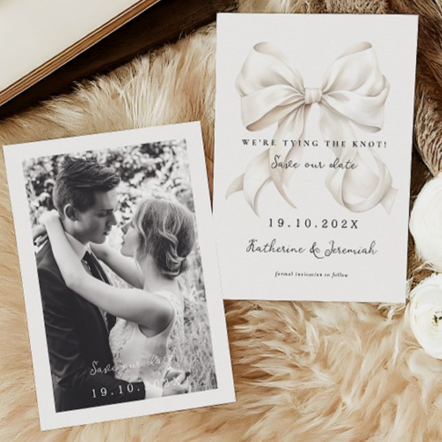 Eleganter White Bow Save the Date mit Foto (Von Creator hochgeladen)