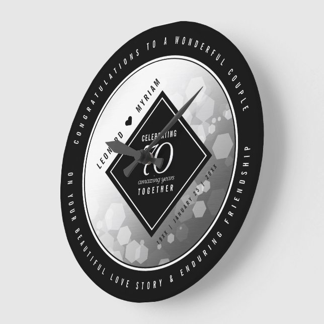 Elegantes 70-jähriges Platinum Hochzeitstag Große Wanduhr (Winkel)