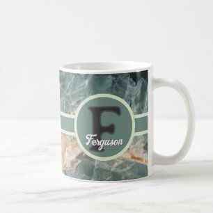 Elegantes Anfangsmonogramm des Familiennamens aus  Kaffeetasse