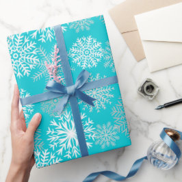 Elegantes Aqua Winter Schneeflocken Muster Geschenkpapier