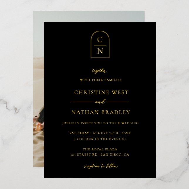 Elegantes Arch Monogram Foto Gold Folieneinladung (Vorderseite/Rückseite)