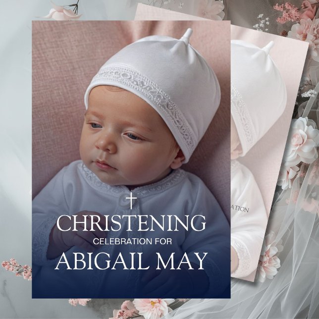 Elegantes Baby Christening Foto Minimalistisch Einladung (Von Creator hochgeladen)
