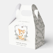 Elegantes Baby Deer Blumengebirge Wappen jeden Geb