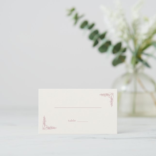 Elegantes Beige Blumenmuster Platzkarte (Stehend Vorderseite)