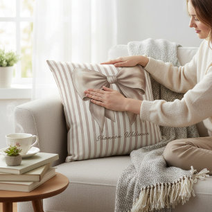 Elegantes beige-schleifen-gestreiftes-design-wurfk kissen