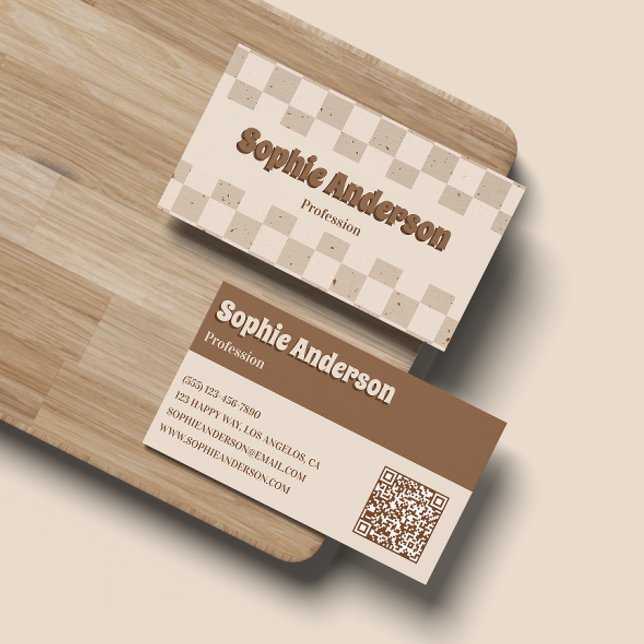 Elegantes Beige- und Braunkaro mit QR-Code Visitenkarte (Von Creator hochgeladen)