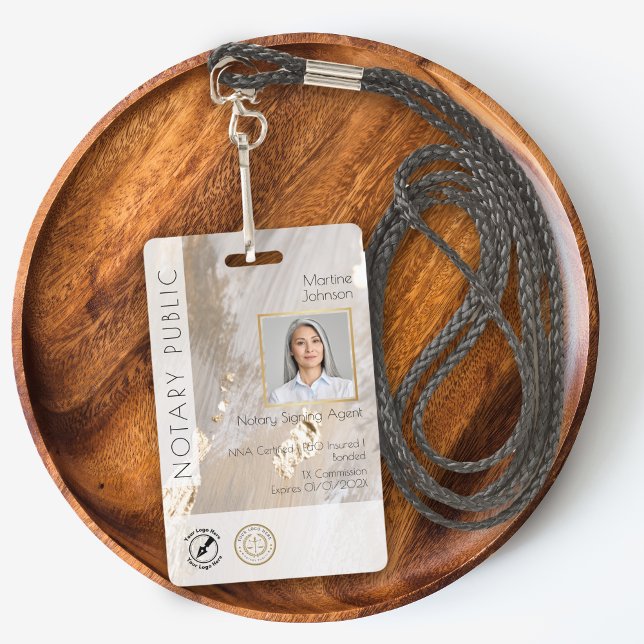 Elegantes Beige Wasserfarben-Logo QR Notary Public Ausweis (Von Creator hochgeladen)