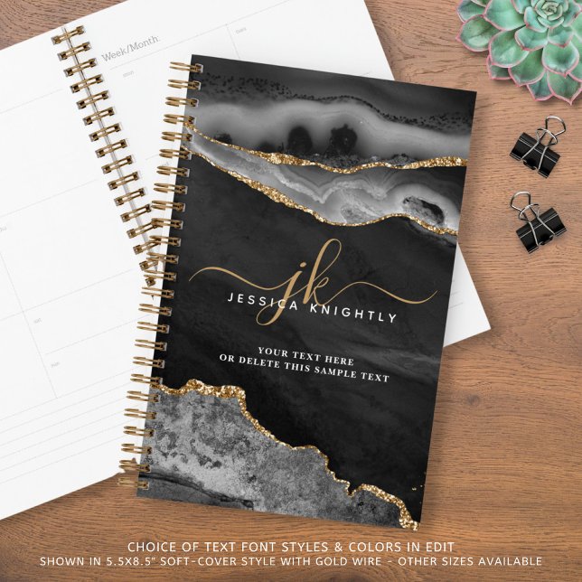 Elegantes Black Agate Gold Glitzer Script Monogram Planer (Von Creator hochgeladen)