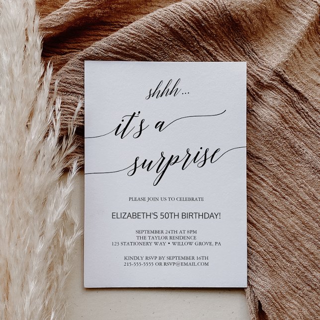 Elegantes Black Calligraphy Surprise Party Einladung (Von Creator hochgeladen)