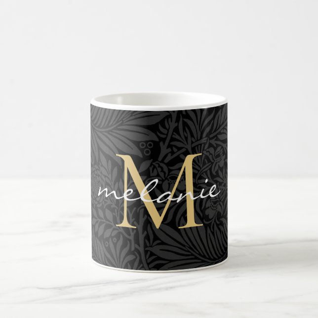 Elegantes Black Gold Floral Script Monogram Kaffeetasse (Mittel)