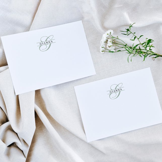 Elegantes, blassgrünes Kalligraphie-Split-Monogram Mitteilungskarte (Von Creator hochgeladen)