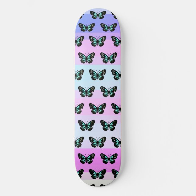 Elegantes Blau- und Schwarzschmetterlingsmuster Skateboard (Vorderseite)