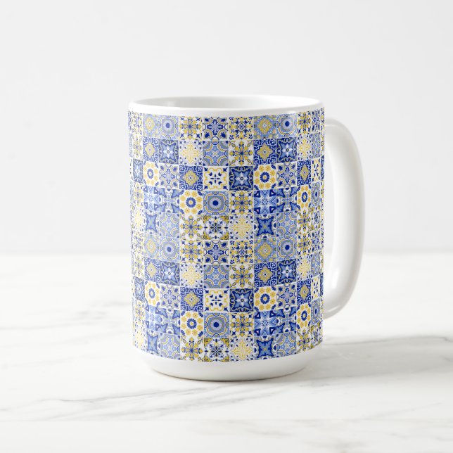 Elegantes blau-weißes portugiesisches Azulejo-Must Kaffeetasse (VorderseiteRechts)