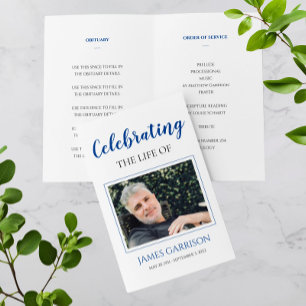 Elegantes blaues Gedenkprogramm zur Feier des Lebe Flyer