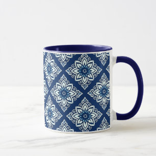 Elegantes blaues geometrisches Blumenmuster Tasse