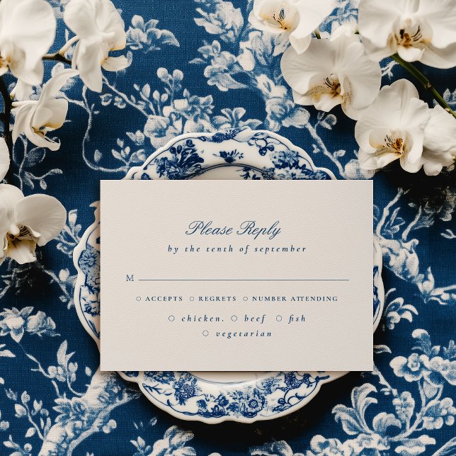 Elegantes blaues Schrift Blumenwappen Hochzeit RSV RSVP Karte (Von Creator hochgeladen)