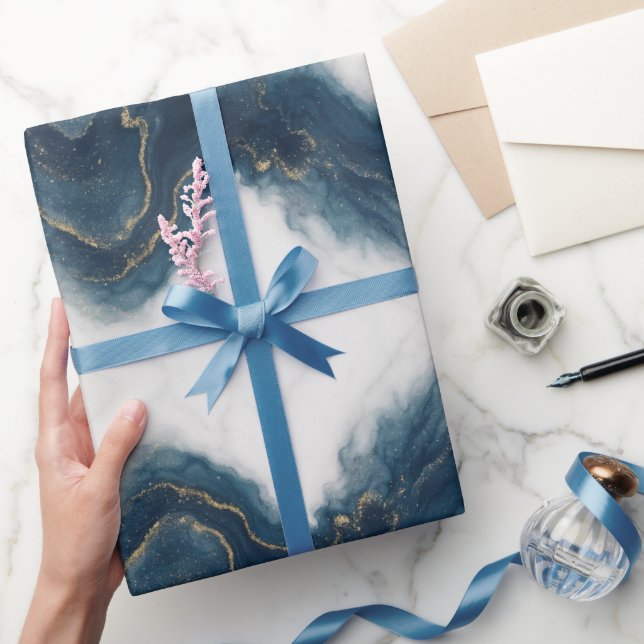 Elegantes blaues und goldenes Marmor Luxuswrapping Geschenkpapier (Schenken)